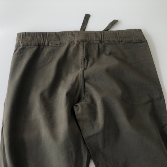 TNA - Aritzia - olive green pants with elastic waist and cuffs size xs - Picture 2 of 4